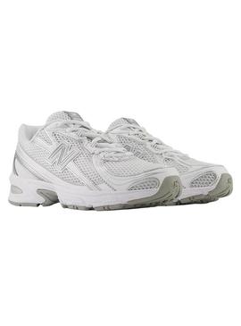 Sapatilhas New Balance U740 brancas para mulher.