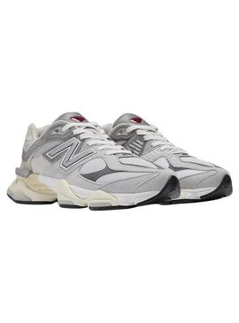 Sapatilhas New Balance U9060 brancas para mulher e homem.