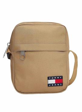 Bolsa Tomy Jeans Essential Daily camelo para homem.