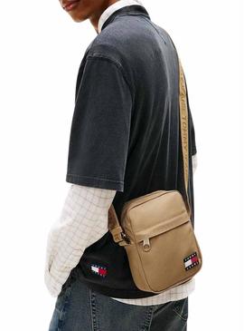 Bolsa Tomy Jeans Essential Daily camelo para homem.
