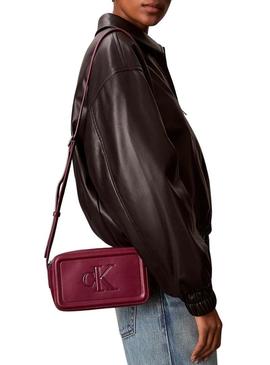 Bolsa Calvin Klein Jeans Bold Camera bordô para mulher