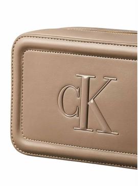 Bolsa Calvin Klein Jeans Bold Camera bege para mulher.