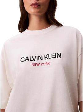 Camiseta Calvin Klein Jeans Sequin branca para mulher.