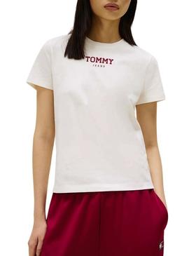 Camiseta Tommy Jeans Essential Logo branca para mulher.