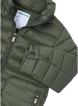 Casaco acolchoado verde da Mayoral para menino.