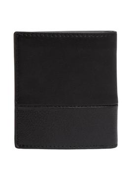 Carteira Tommy Jeans Heritage preta para homem.