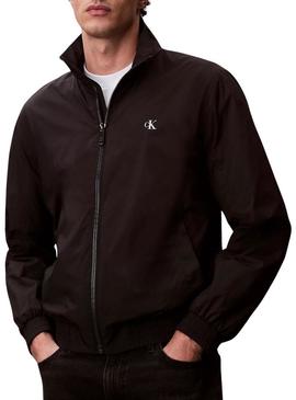 Casaco Calvin Klein Jeans Harrington preto para homem.