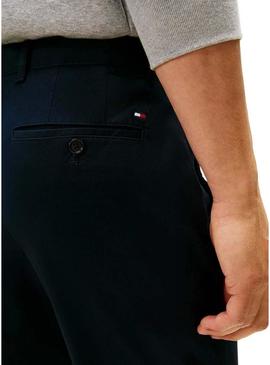 Calça Tommy Hilfiger Denton azul marinho para homem.