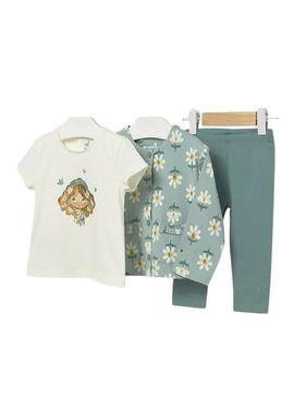 Conjunto Mayoral três peças azul para bebê.