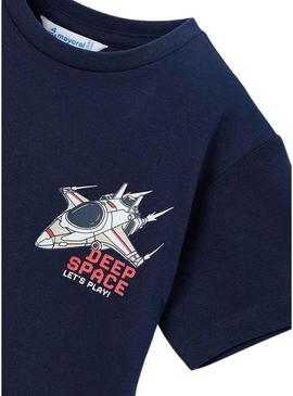 Conjunto de duas camisetas Mayoral, vermelha e azul marinho, para menino.