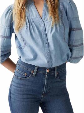 Calça jeans Levis 724 para mulher.