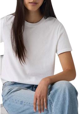 Camiseta Levis básica branca para mulher.