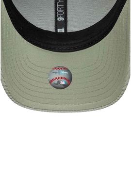 Boné New Era Cord New York Yankees 9FORTY verde claro para mulher.