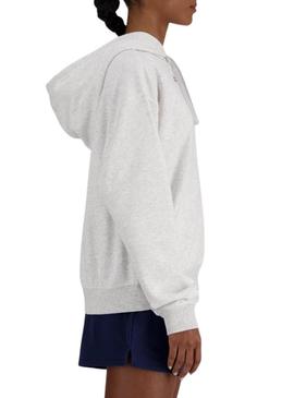 Moletom básico com capuz cinza da New Balance para mulher.