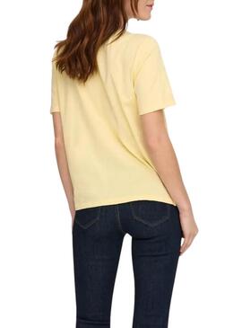 Camiseta Only Lucy amarela para mulher.