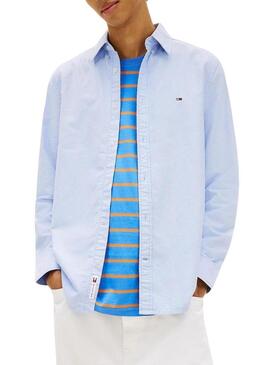 Camisa Tommy Jeans Oxford com logo azul para homem.