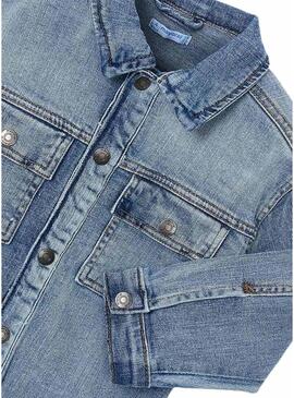 Jaqueta jeans Mayoral azul com bolsos para menino.