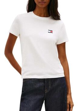 Camiseta Tommy Jeans Wavy Flag branca para mulher.