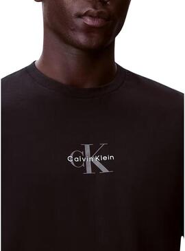 Camiseta Calvin Klein Jeans Micro monólogo preto para homem.