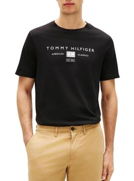 Camiseta Tommy Hilfiger Brand Love preta para homem.