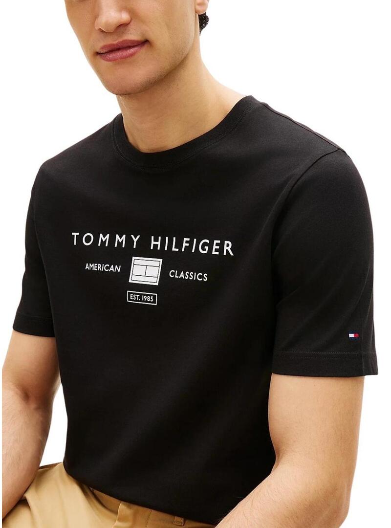 Camiseta Tommy Hilfiger Brand Love preta para homem.
