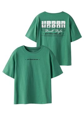 Camiseta Name It Benna estampado urbano verde para criança.