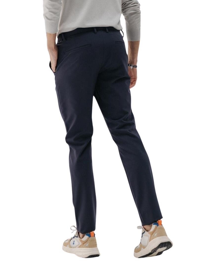 Calça técnica ultraleve azul marinho para homem.