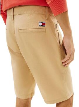Bermuda Tommy Jeans Scanton bege para homens.