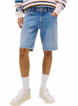 Bermuda jeans Tommy Jeans Scanton lavagem média para homem.