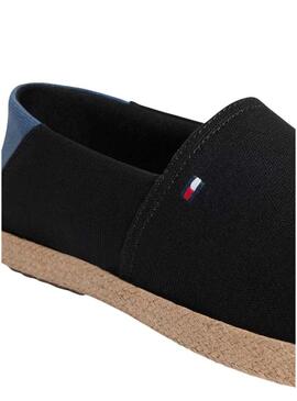 Alpercatas Tommy Hilfiger Core com logo preto para homem.