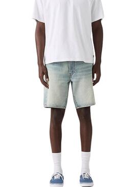 Bermuda jeans Levis 468 Loose azul claro para homem.