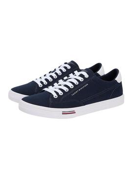 Sapatilhas Tommy Hilfiger Vulc Core em lona marinha para homem.