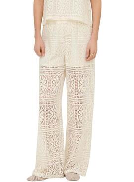 Calça branca de renda Only Llian para mulher.