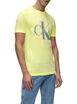 T-Shirt Calvin Klein Vegetable Monogram Amarela
